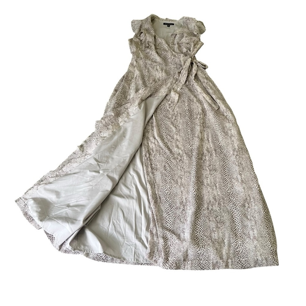 Banana Republic Maxi Wrap Snake Print Sleeveless
Ruffle V-neck Dress Sz 2 - Picture 6 of 12